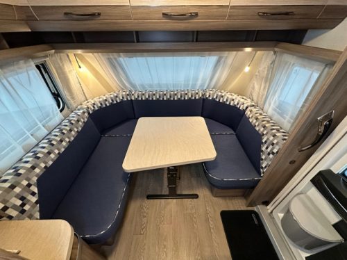 Hobby De Luxe 460 LU photo: 5
