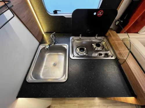 Pilote P 726 FC Wohnmobil, Queensbett, Hubbett Foto: 8