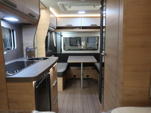 Knaus Sudwind Black Selection 460 EU ENKELE BEDDEN Foto: 7