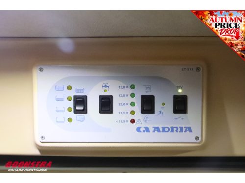 Adria Twin 2.3 M. Jet Querbett Mittelk&uuml;che L&auml;ngssitzbank Klimaanlage Foto: 22