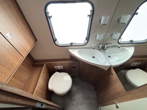Dethleffs Trend A 7877-2 XXL/Alkoven/Dwarsbed/8.60M Foto: 12