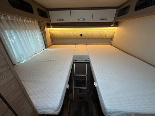 Weinsberg CaraSuite 700 MEG photo: 4