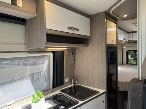 P&ouml;ssl Roadcruiser 640 D-Line 160 hp AUTOMATIC 9-Speed Euro6 Fiat Ducato Maxi **Single beds/4 seats/XXL Fridge/1st owner/Full photo: 17