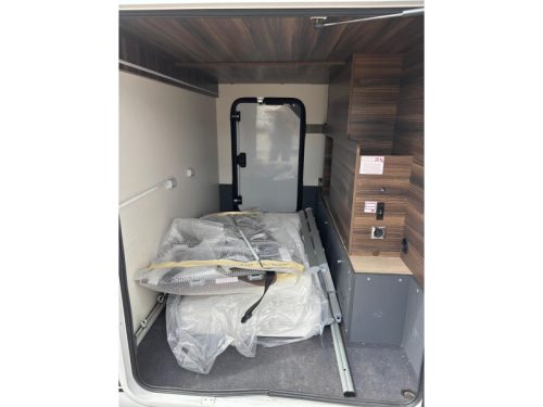 Laika Ecovip 4009 L automatic, E&P single bed  photo: 30