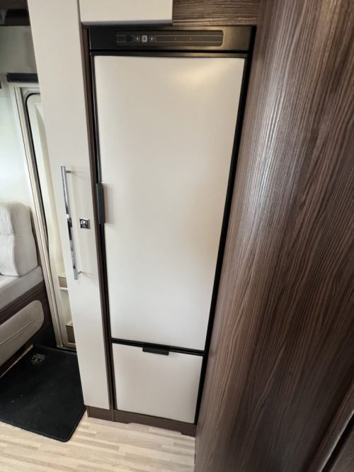 Benimar Tessoro 496 QUEENSBED+RONDZIT DAKAIRCO CAMERA EURO6  foto: 8