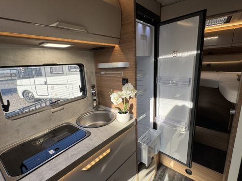Knaus Van TI Vansation 650 MEG AUTOMAAT 9-Traps 140 pk Euro6 Fiat Ducato 9 **Einzelbetten/Satelliten-TV/Navi/Kamera/2x Lithium/Anh&auml;ngerkupplung Foto: 11
