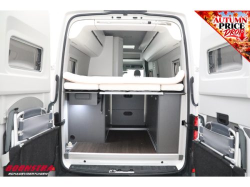 Volkswagen Crafter Grand California 680 2.0 TDI 177 HP 4Motion DSG ACC Awning AHK Navi Clima Solar Camera PDC photo: 5