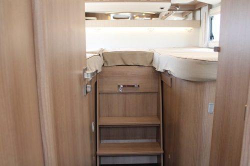 Robust AUTOMATIC 180 hp Malibu I 490 LE by Carthago lift-and single length beds (124 photo: 51
