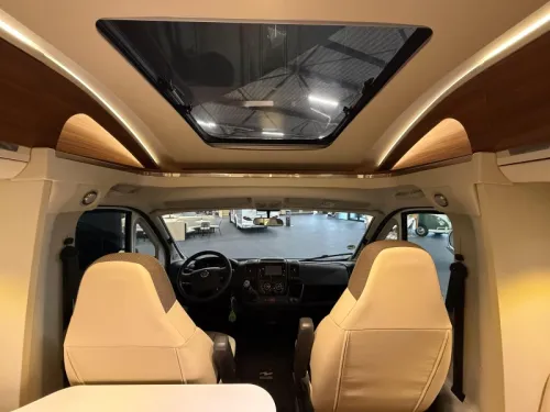 Adria Coral S 650 SF Frans bed  foto: 5