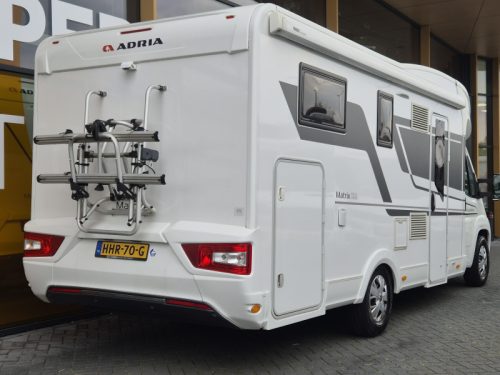 Adria Matrix M 670 SL 160 hp Single beds  photo: 4