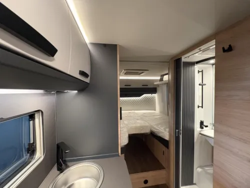 Knaus L!ve Ti 650 MEG Platinum / low beds photo: 10