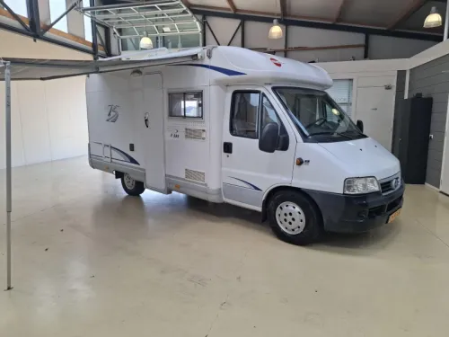B&uuml;rstner Harmony 585 T 2.3JTD 110Pk 2x Aire acondicionado foto: 0