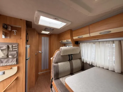 Adria Coral S 690 SP Queensbed Airco 2009 Foto: 12
