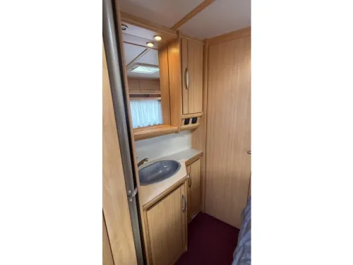 Fendt Saphir 470 TF franz&ouml;sisches Bett Rundsitzgruppe Toilette Foto: 4