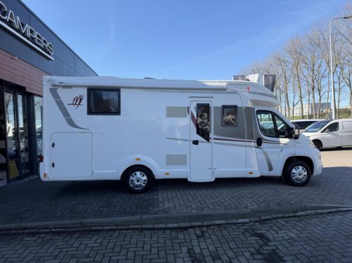 RAPIDO 686 F Euro6 Queen bed 2X Air conditioning Solar panel Awning Bicycle rack photo: 8