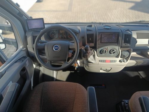 Eura Mobil Terrestra 700 EB TT  photo : 21