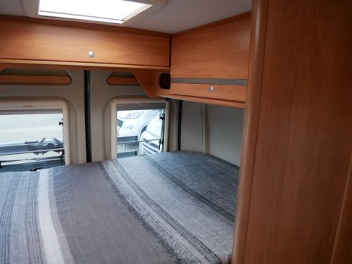 P&ouml;ssl 2Win Plus, 6 Meter Buscamper, Large Transverse Bed!!! photo: 17
