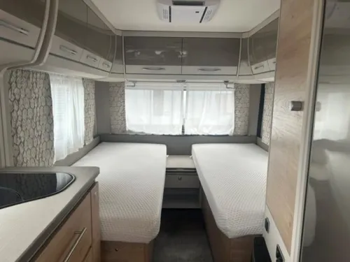 Dethleffs Nomad Avantgarde 510 LE MOVER+AWNING+AIRCO photo: 3