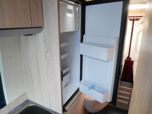 Camping-car Clever 6.40 Mtr, Ch&acirc;ssis Maxi, Lits Jumeaux Bas !! photo : 13