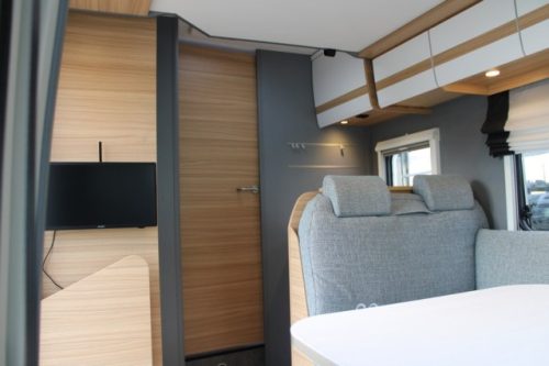 Dethleffs 7052 DBM Just 90 Queenbed + Hubdach ger&auml;umige Garage (94 Foto: 27