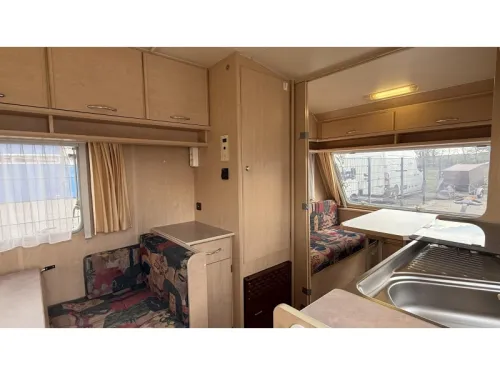 Beyerland Sprinter 430 TM 2x seating group fixed toilet photo: 4
