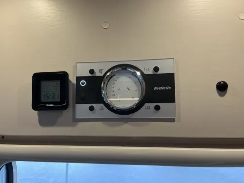 Dethleffs Trend I 6617 Single beds, roof air conditioning, etc. photo: 12