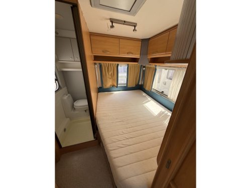 Knaus Sudwind 450 TF Franz&ouml;sisches Bett Rundsitzgruppe Vorzelt  Foto: 5