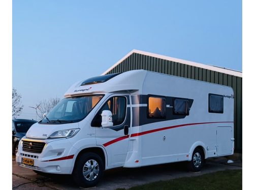 Sunlight T69L Queensbed and pop-top roof in neat condition. photo: 2