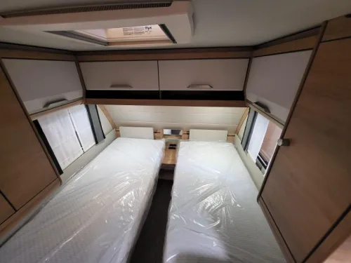 Knaus Sudwind Black Selection 460 EU super complet d'usine photo : 14