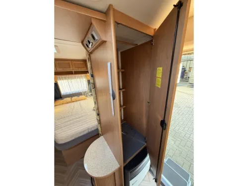 B&uuml;rstner Amara 450 TS FRENCH BED CIRCULAR SEATING AWNING photo: 14