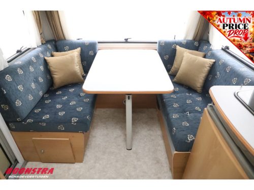 Kip Navigator 44 TDB Mover Radio Central kitchen Single beds Heater photo: 23