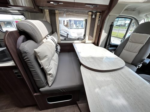 B&uuml;rstner Nexxo 728 T Single-beds/2015/Euro-5 photo: 13