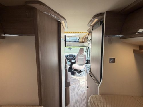 Carthago 640 LE Charming GT Autom&aacute;tico Camas Individuales Panel Solar Suspensi&oacute;n Neum&aacute;tica foto: 23