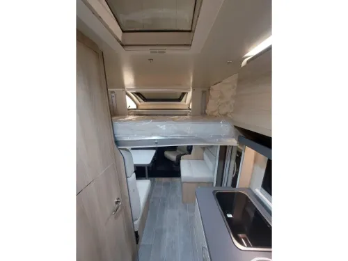 Itineo PJ700 single beds pop-top roof photo: 12