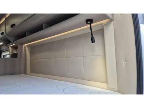 Bravia Mobil SWAN 636 180PS Automatik FullOption Foto: 11