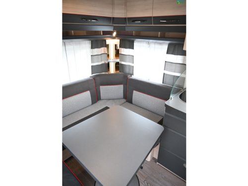 Hobby De Luxe 460UFe photo: 10