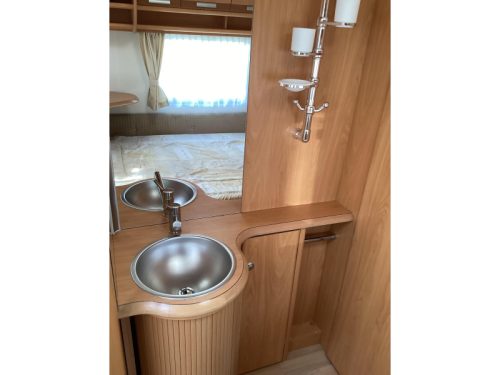 Chateau Calista 450 Mover/awning photo: 8