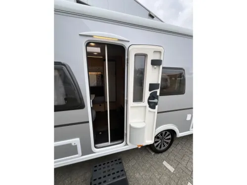 Dethleffs Camper Avantgarde 460 EL VOLL AUSGESTATTET-EINZELBETTEN Foto: 2