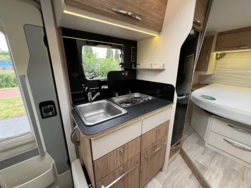 Pilote Essentiel G 650 6.5M LONG/OVERHEAD CUPBOARDS photo: 6