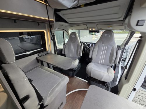 P&ouml;ssl Summit Shine 600 L Pop-top roof Automatic 4 berths photo: 1