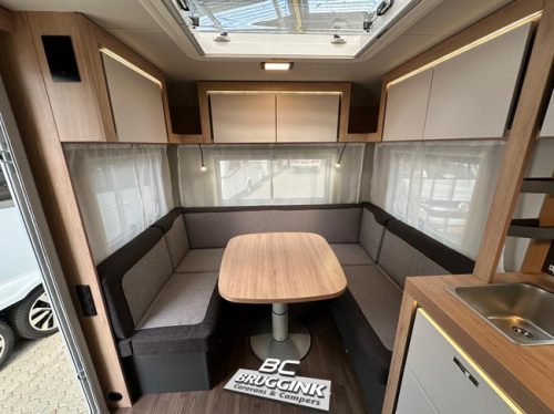 Knaus Sport 450 FU FRANZ&Ouml;SISCHES BETT Fu&szlig;bodenheizung Foto: 2