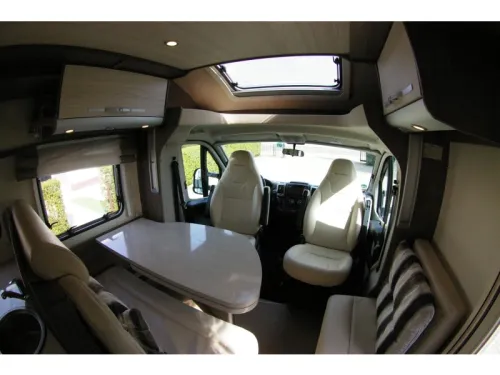 B&uuml;rstner Ixeo Time IT 726 G Single beds, Pop-top roof. photo: 7