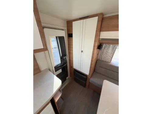 Hobby De Luxe 440 SF Incl. Airco en Voortent  foto: 22