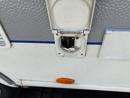 Hobby Excellent 400 SF Mover/Unico awning photo: 13