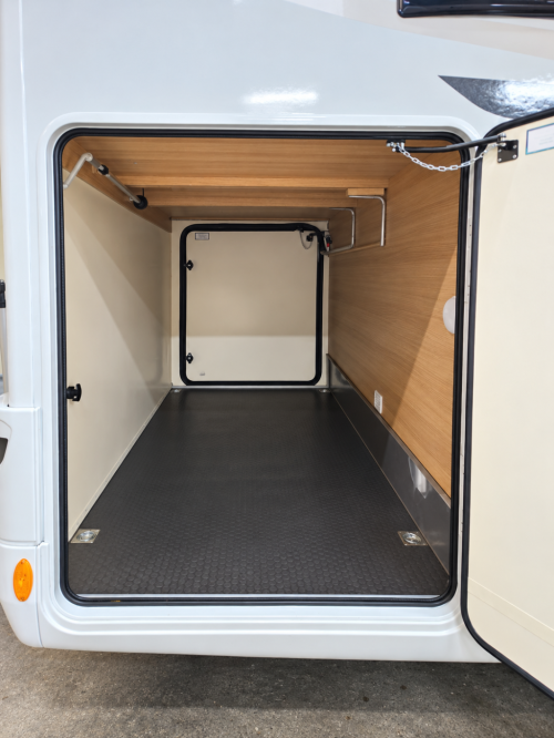 MC LOUIS SOVEREIGN 473 | single beds + pop-top roof photo: 15