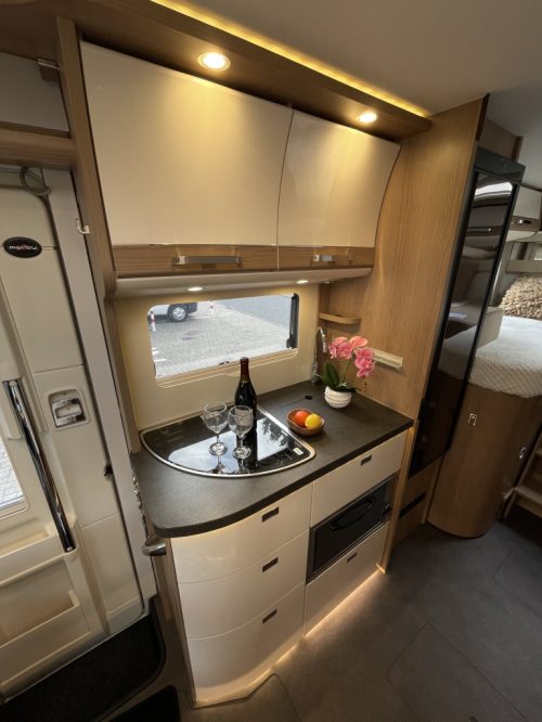 Carthago Malibu 430 LE SINGLE BEDS+POP-TOP ROOF 6.90M BEARLOCK photo: 7