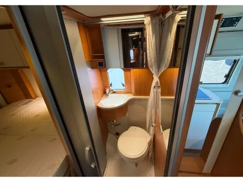 Hymer Grand Canyon CL 4 berths photo: 13