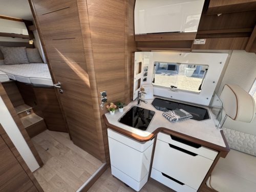 Rapido 666 F Automatic Single beds photo: 15