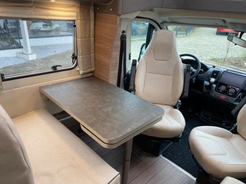 Knaus Live TI 650 MF French bed | Automatic photo: 3