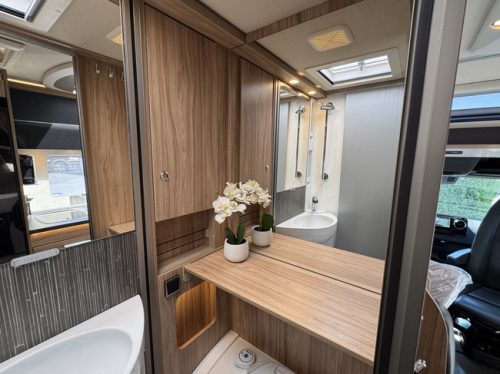 Hymer ML-T 570 4X4 CROSSOVER 190 hp AUTOMATIC 9-Speed Euro6 Mercedes-Benz **Single beds/Fully loaded options/4 seats/2x Lithium/ photo: 23